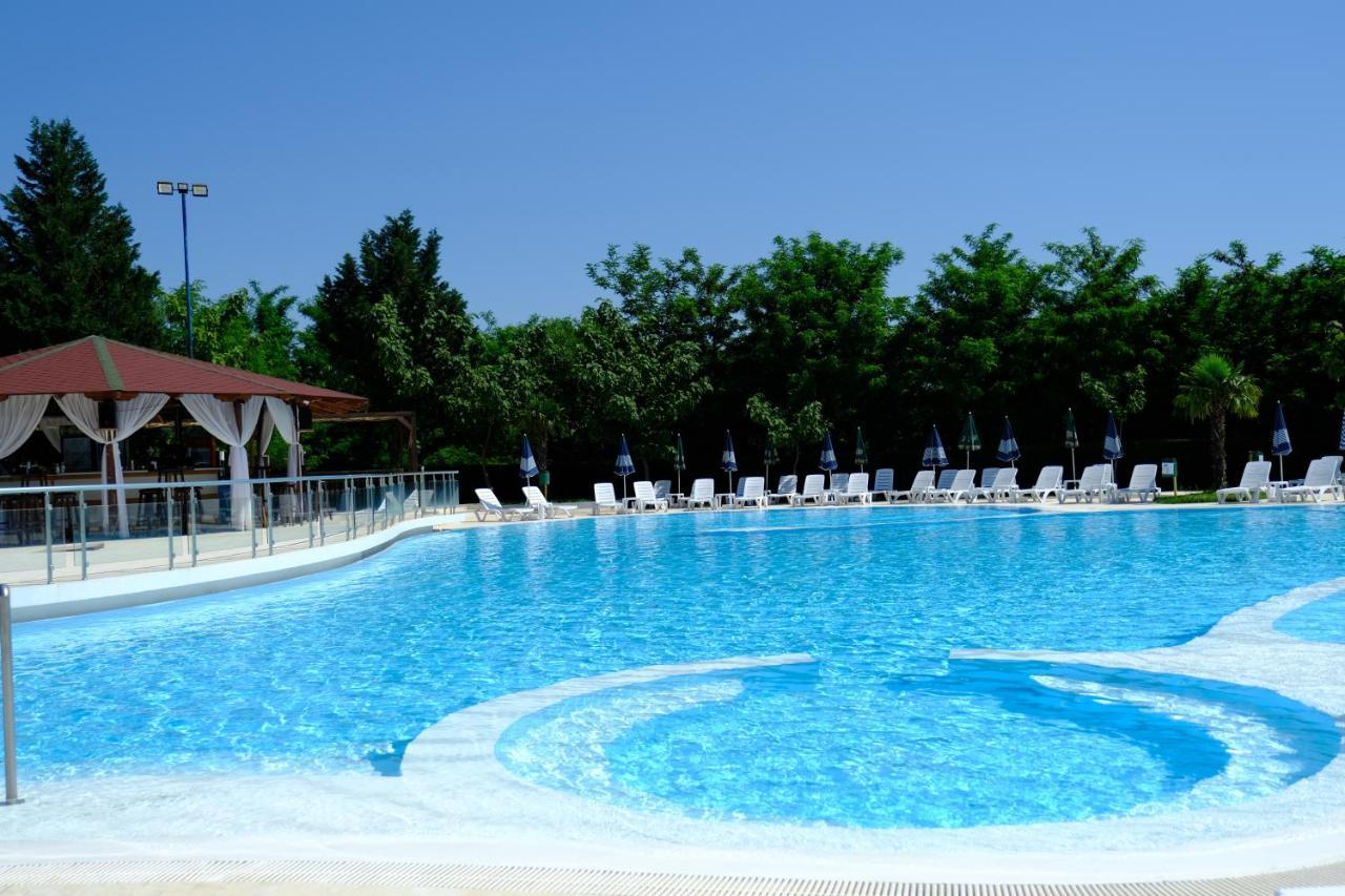 Gardenland Resort Bushat Eksteriør billede