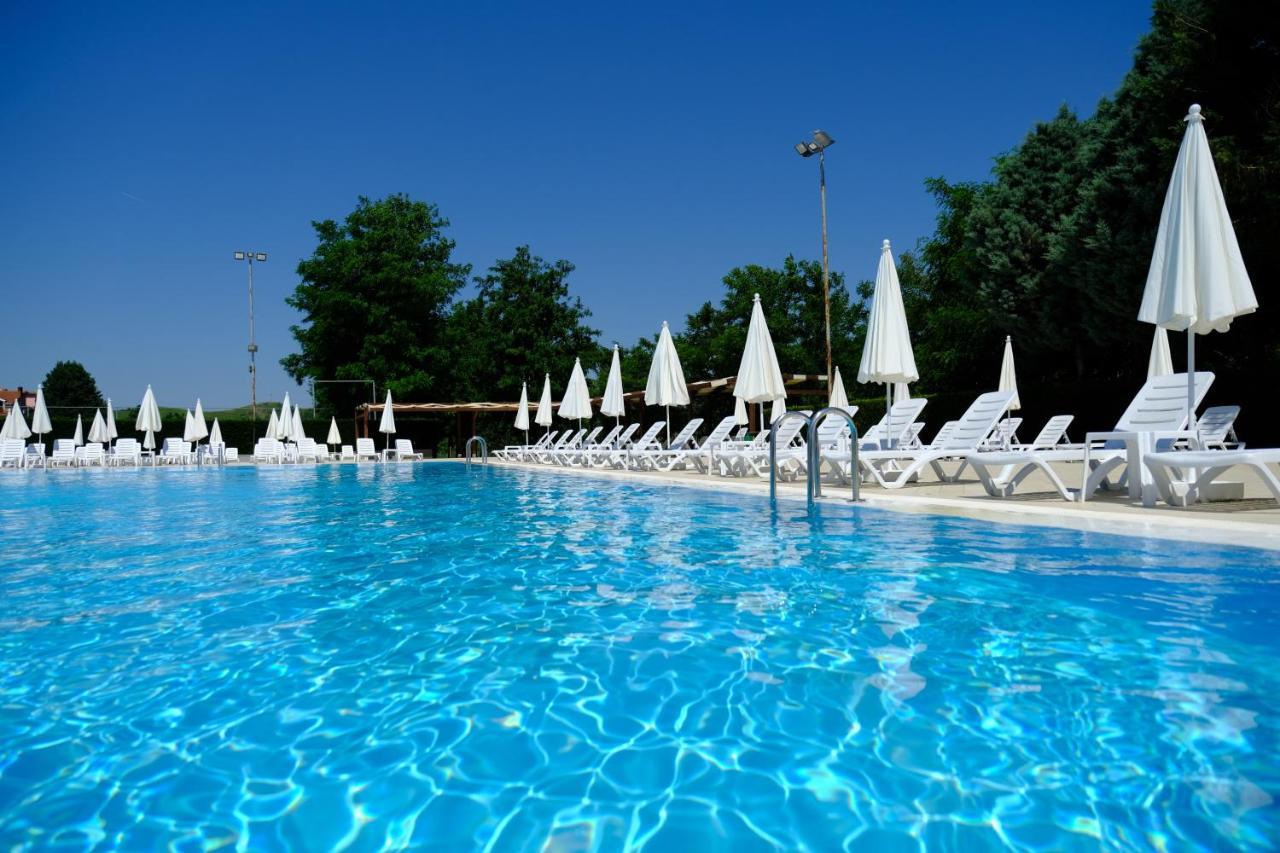 Gardenland Resort Bushat Eksteriør billede
