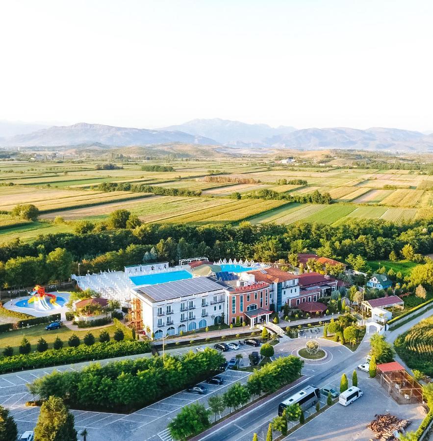 Gardenland Resort Bushat Eksteriør billede