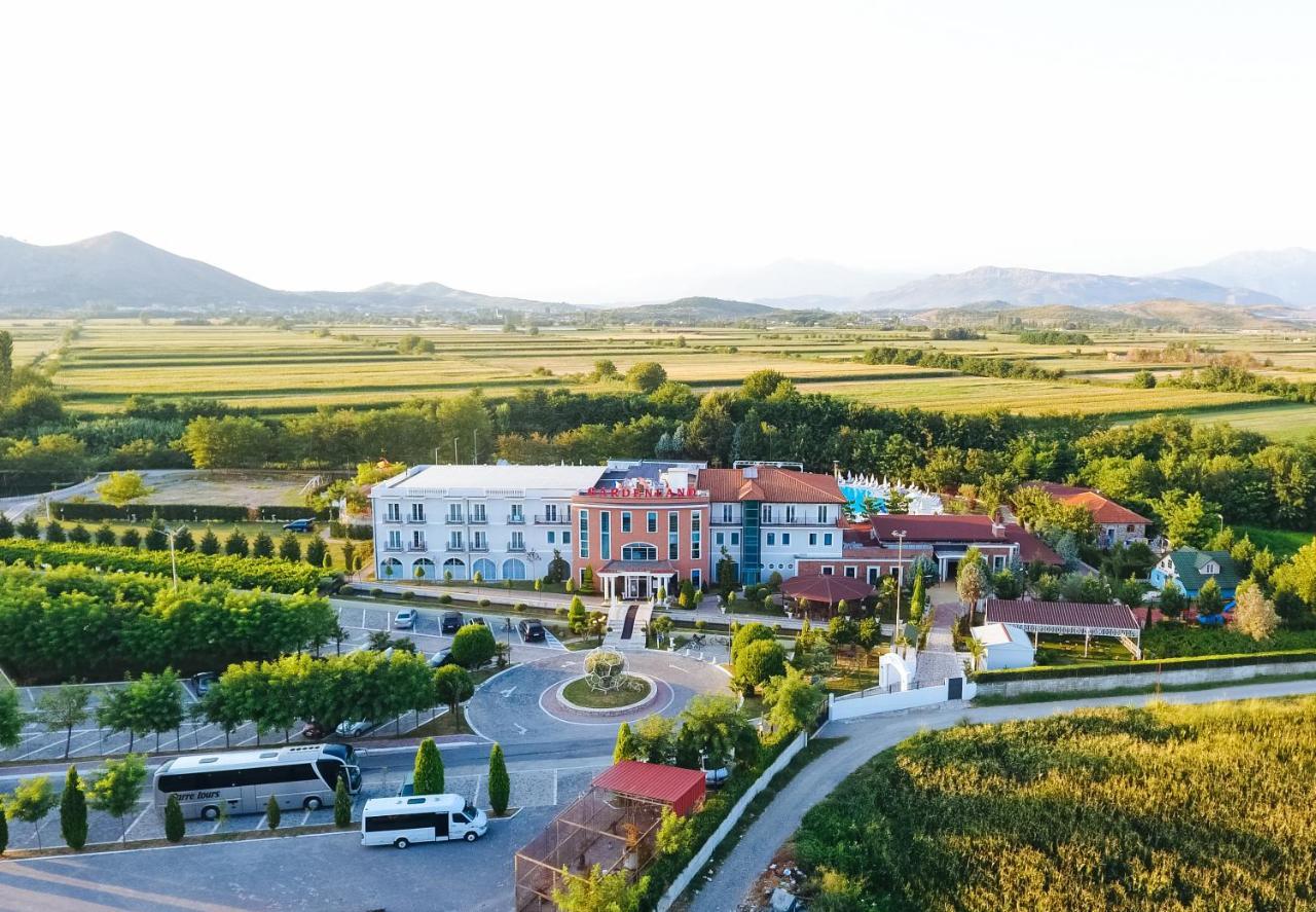 Gardenland Resort Bushat Eksteriør billede