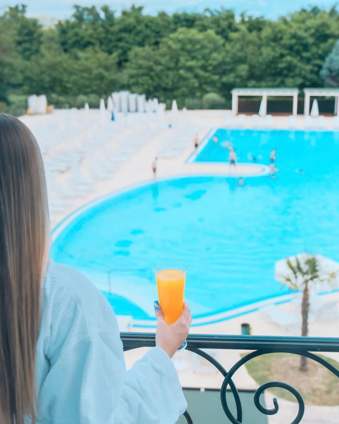 Gardenland Resort Bushat Eksteriør billede