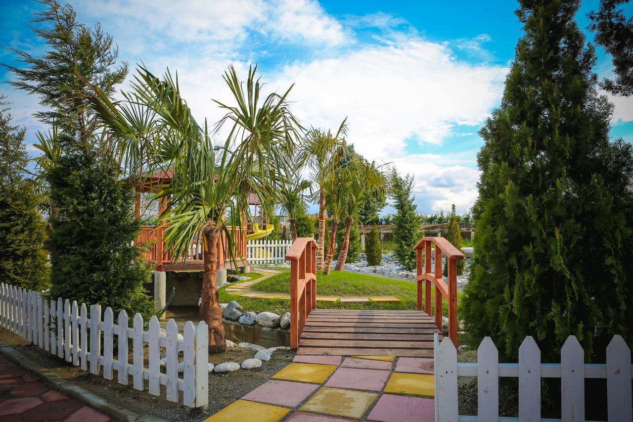 Gardenland Resort Bushat Eksteriør billede