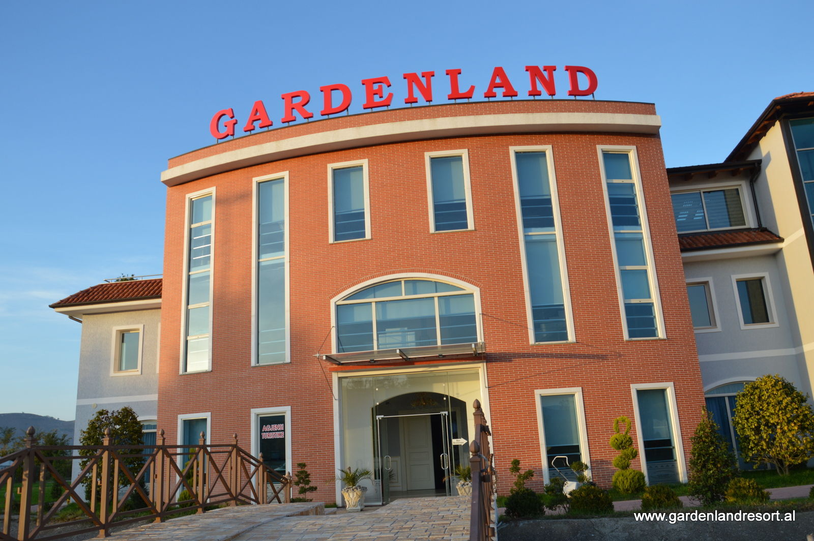 Gardenland Resort Bushat Eksteriør billede